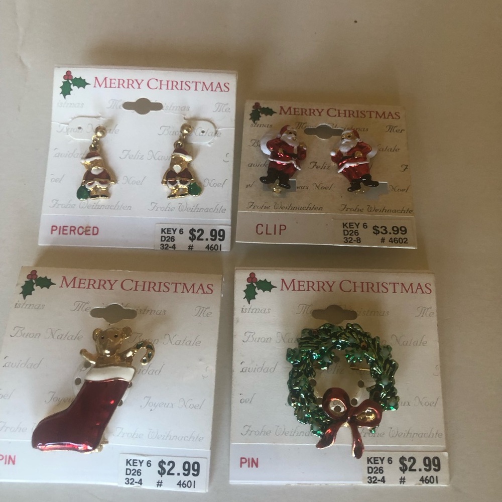 Merry Christmas Wreath BroochGreen and Red Holiday Pin Stocking Holiday Earrings